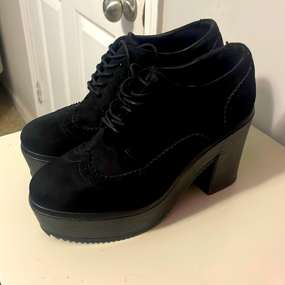 Black platform Oxford